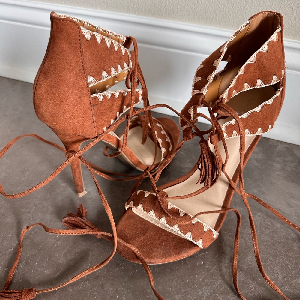 Lace up heel